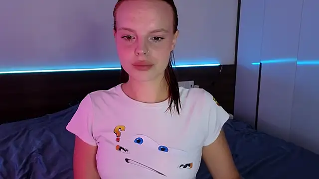 Snapshot of mollybossy chatting on 07-19-26, 12:14 mollybossy online show from 07-19-26, 12:14