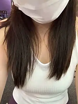 Snapshot of zhizhibaobei chatting on 06-11-26, 12:32 zhizhibaobei online show from 06-11-26, 12:32