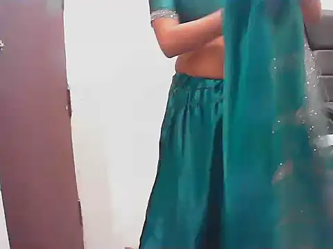 Snapshot of ragini_bby chatting on 06-19-26, 01:43 ragini bby online show from 06-19-26, 01:43