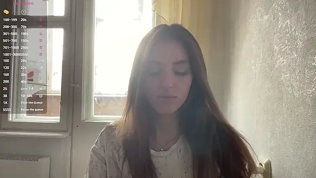 Snapshot of Moonstarisrares chatting on 06-17-26, 06:49 Moonstarisrares online show from 06-17-26, 06:49