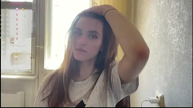 Snapshot of Moonstarisrares chatting on 06-18-26, 08:03 Moonstarisrares online show from 06-18-26, 08:03