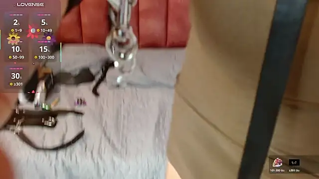 Snapshot of hilaryythompson chatting on 05-13-26, 08:27 hilaryythompson online show from 05-13-26, 08:27