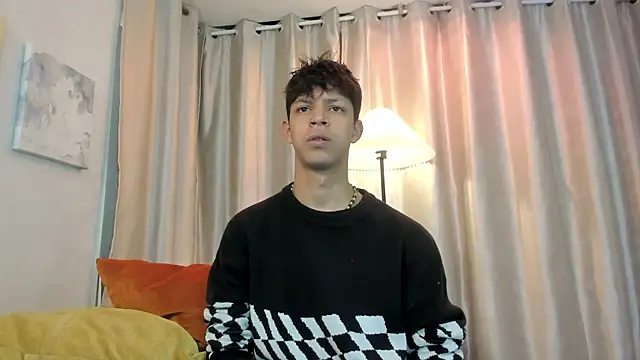 Snapshot of Ethan_qop chatting on 06-18-26, 11:14 Ethan qop online show from 06-18-26, 11:14