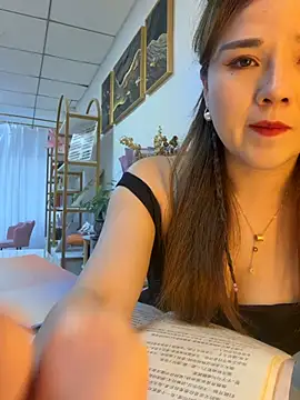Xiaoxiao-y online show from 05-05-26, 08:11