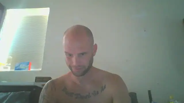 Snapshot of CaptCraker chatting on 03-23-26, 08:35 CaptCraker online show from 03-23-26, 08:35