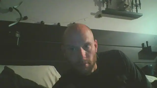 Snapshot of CaptCraker chatting on 04-02-26, 04:10 CaptCraker online show from 04-02-26, 04:10
