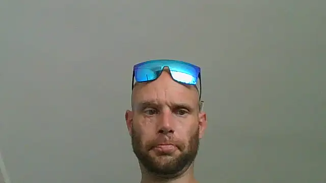 Snapshot of CaptCraker chatting on 05-20-26, 08:59 CaptCraker online show from 05-20-26, 08:59