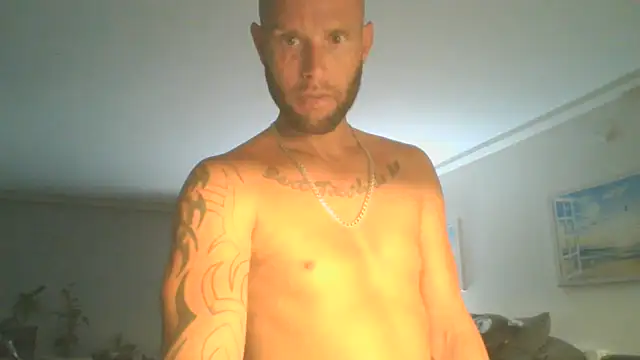 Snapshot of CaptCraker chatting on 07-31-26, 03:06 CaptCraker online show from 07-31-26, 03:06