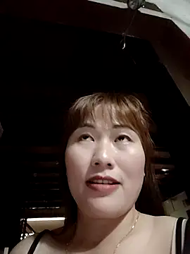 Snapshot of Lucxy-ki6 chatting on 05-11-26, 01:33 Lucxy-ki6 online show from 05-11-26, 01:33