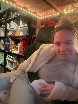 Snapshot of curvyneon chatting on 04-03-26, 02:15 curvyneon online show from 04-03-26, 02:15