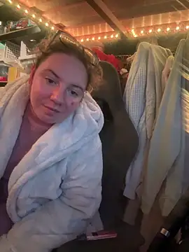 Snapshot of curvyneon chatting on 04-04-26, 07:22 curvyneon online show from 04-04-26, 07:22