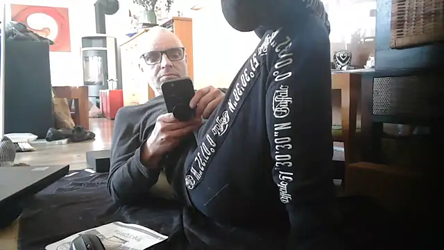 Thomate24 online show from 03-18-26, 01:25