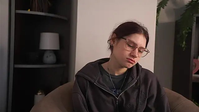 KaryLias online show from 03-16-26, 05:13