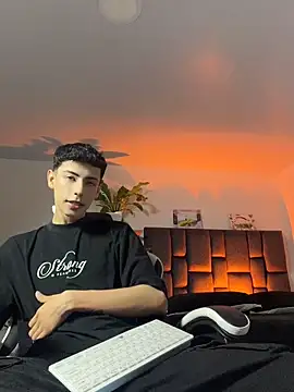 SebastianReed  online show from 04-24-26, 05:10