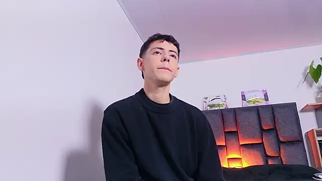 Snapshot of SebastianReed_ chatting on 05-23-26, 05:23 SebastianReed online show from 05-23-26, 05:23