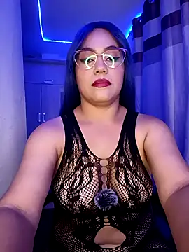 Snapshot of PiscisGirl chatting on 05-11-26, 07:25 PiscisGirl online show from 05-11-26, 07:25