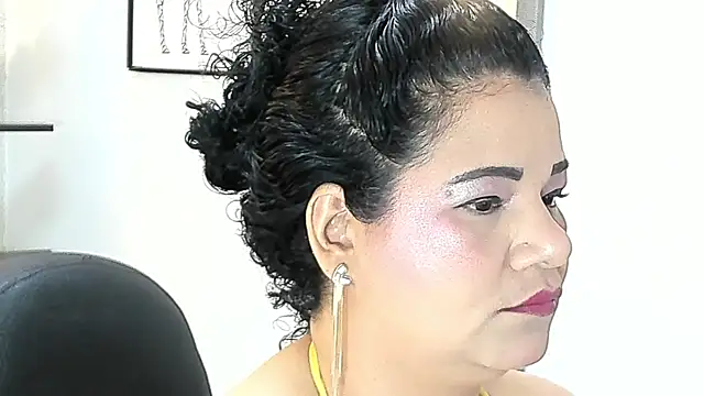 Snapshot of MAYTE1096 chatting on 07-07-26, 07:29 MAYTE1096 online show from 07-07-26, 07:29