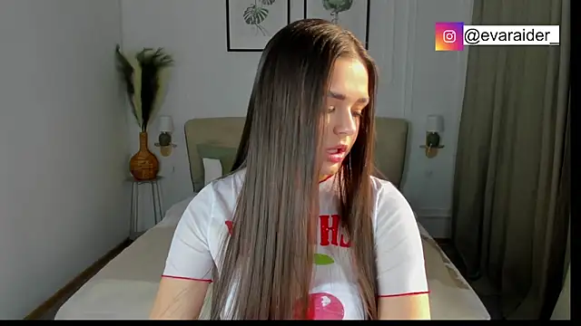 EvaRaider online show from 03-29-26, 01:22