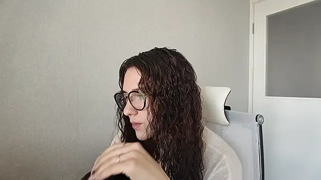 LaritaTocchio online show from 04-28-26, 06:07