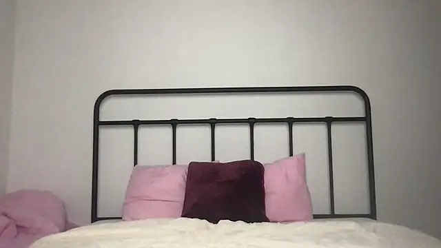 Juliadaheim online show from 03-16-26, 07:18