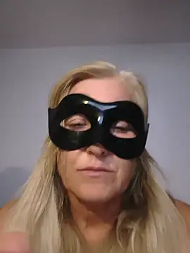 Snapshot of Andreaogien chatting on 07-17-26, 01:45 Andreaogien online show from 07-17-26, 01:45