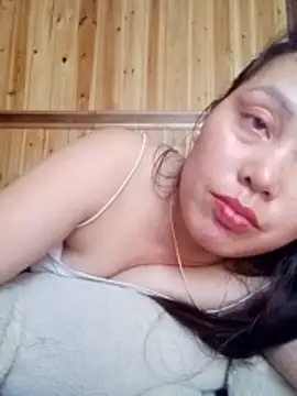 Snapshot of Abi-ni chatting on 05-27-26, 01:57 Abi-ni online show from 05-27-26, 01:57