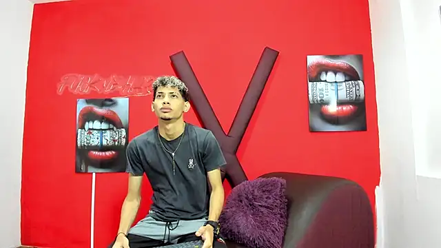 Snapshot of IMPERIAL_HOT chatting on 03-18-26, 01:36 IMPERIAL HOT online show from 03-18-26, 01:36