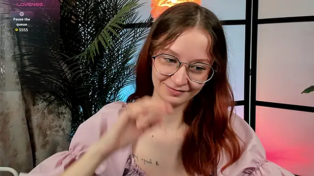 Snapshot of AmelieViolet chatting on 06-23-26, 03:15 AmelieViolet online show from 06-23-26, 03:15
