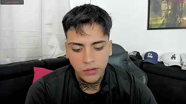 sweetlatinoboy online show from 04-15-26, 09:26
