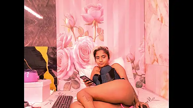 Snapshot of indian_barbie chatting on 05-11-26, 04:04 indian barbie online show from 05-11-26, 04:04