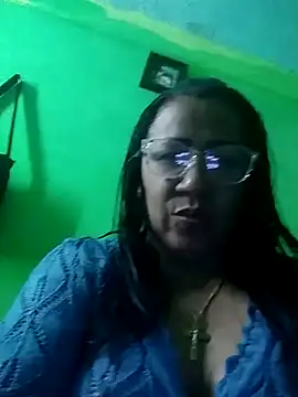 juliataylorhot online show from 04-17-26, 11:08