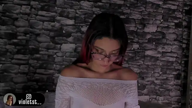 Snapshot of VioletWinters chatting on 06-11-26, 03:04 VioletWinters online show from 06-11-26, 03:04