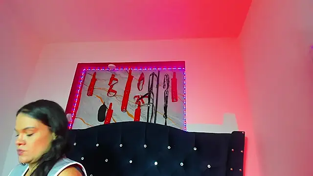 KiraXxx hh online show from 04-21-26, 01:42