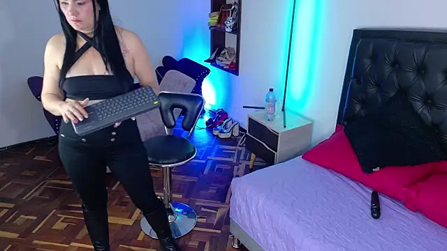 Scarlet Hiit online show from 07-08-26, 04:17