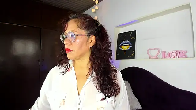 Mariia Paulaa online show from 05-04-26, 01:18