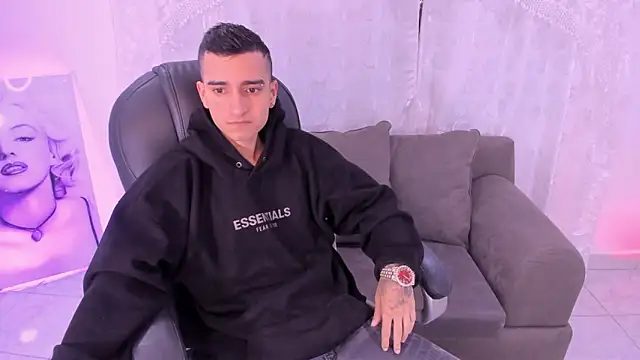 Snapshot of Ethann_Boy chatting on 03-24-26, 10:04 Ethann Boy online show from 03-24-26, 10:04