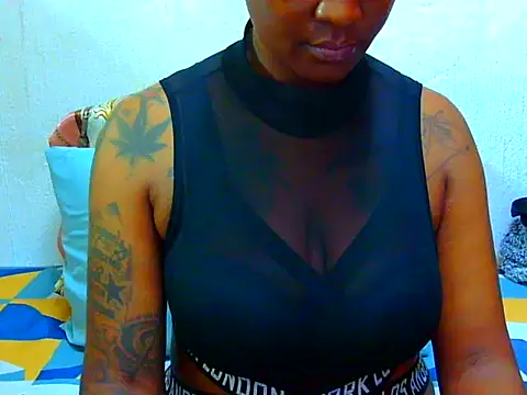 Tattooedgoddess33 online show from 03-25-26, 11:00
