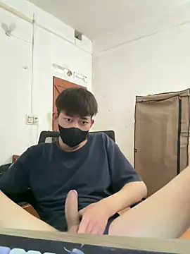 Snapshot of Funkin- chatting on 04-17-26, 01:03 Funkin- online show from 04-17-26, 01:03