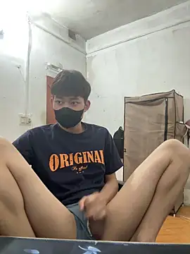 Snapshot of Funkin- chatting on 05-12-26, 03:09 Funkin- online show from 05-12-26, 03:09
