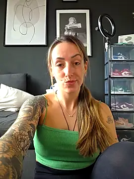 Snapshot of NicoleKaiser chatting on 03-29-26, 03:01 NicoleKaiser online show from 03-29-26, 03:01