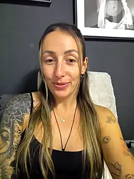 Snapshot of NicoleKaiser chatting on 05-12-26, 07:22 NicoleKaiser online show from 05-12-26, 07:22