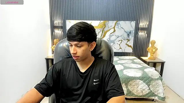 Snapshot of AdrianFranko chatting on 05-16-26, 01:21 AdrianFranko online show from 05-16-26, 01:21