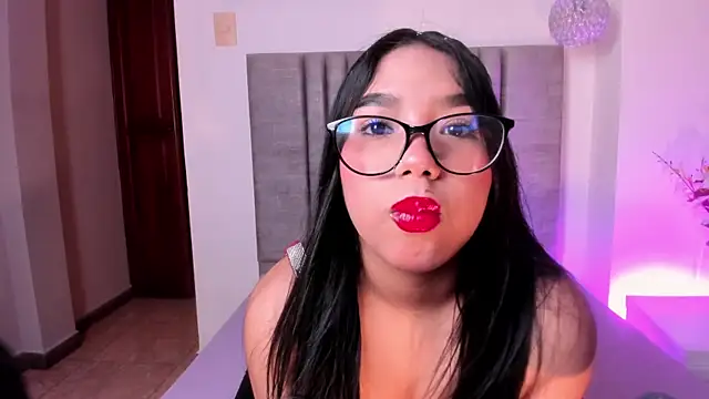 Snapshot of JuliethDior chatting on 03-20-26, 06:24 JuliethDior online show from 03-20-26, 06:24