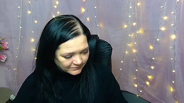 LauraFinn online show from 03-22-26, 07:17