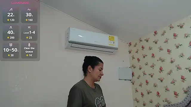 crystal watson0 online show from 04-17-26, 01:25