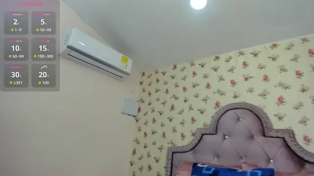 Snapshot of crystal_watson0 chatting on 05-15-26, 01:40 crystal watson0 online show from 05-15-26, 01:40