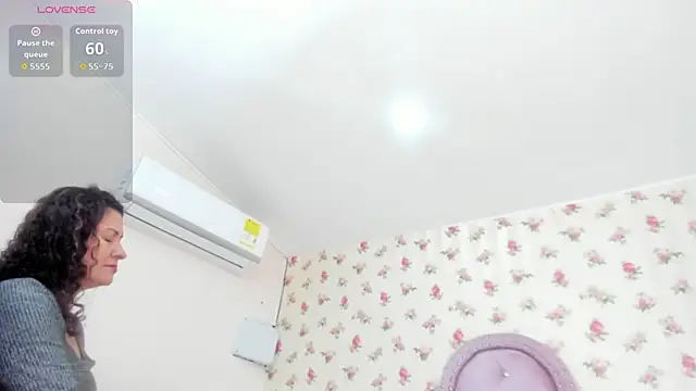 Snapshot of crystal_watson0 chatting on 06-04-26, 01:39 crystal watson0 online show from 06-04-26, 01:39