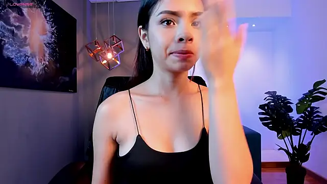 mily Lopez online show from 04-18-26, 12:20