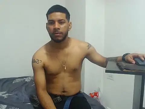 Snapshot of millerthh chatting on 03-19-26, 01:09 millerthh online show from 03-19-26, 01:09