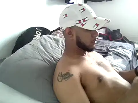 Snapshot of millerthh chatting on 05-11-26, 09:01 millerthh online show from 05-11-26, 09:01